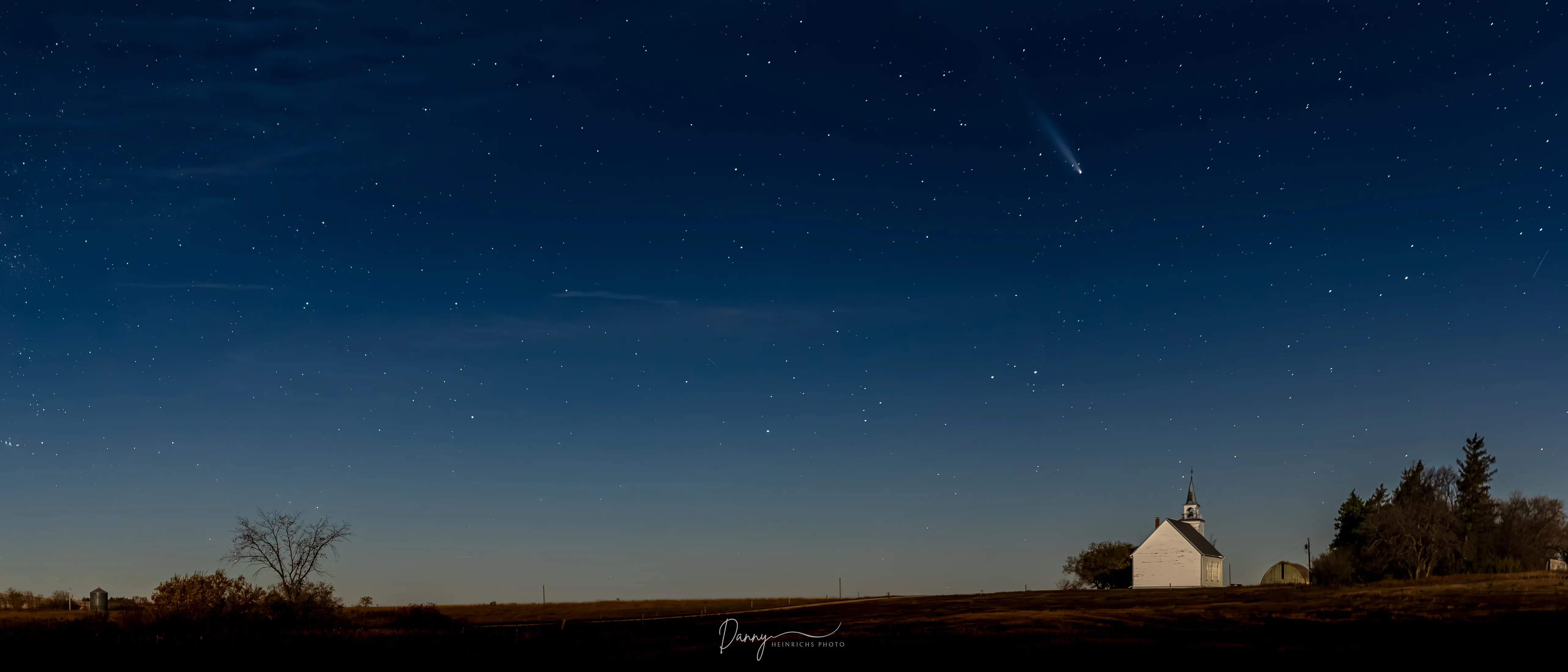 241019 Country Church Comet A2023
